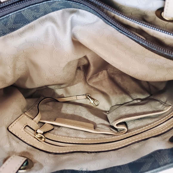 •Sold• MICHAEL KORS LOGO TOTE + reservable Belt - Picture 5 of 8